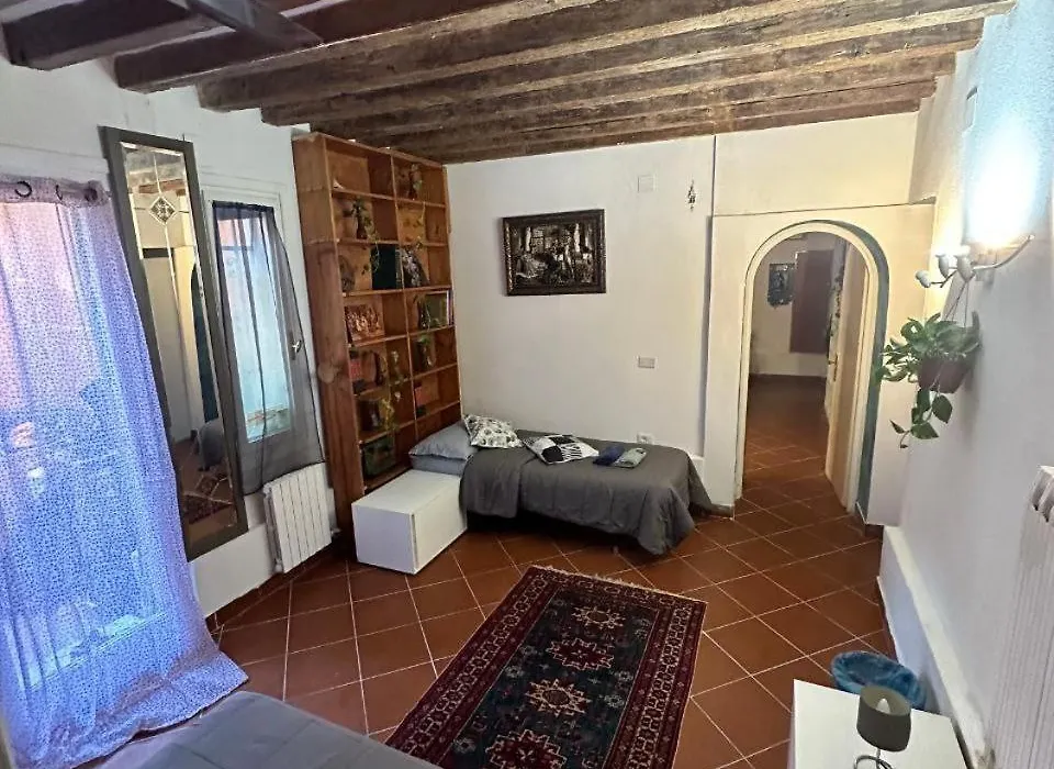 Venus Apartment-1